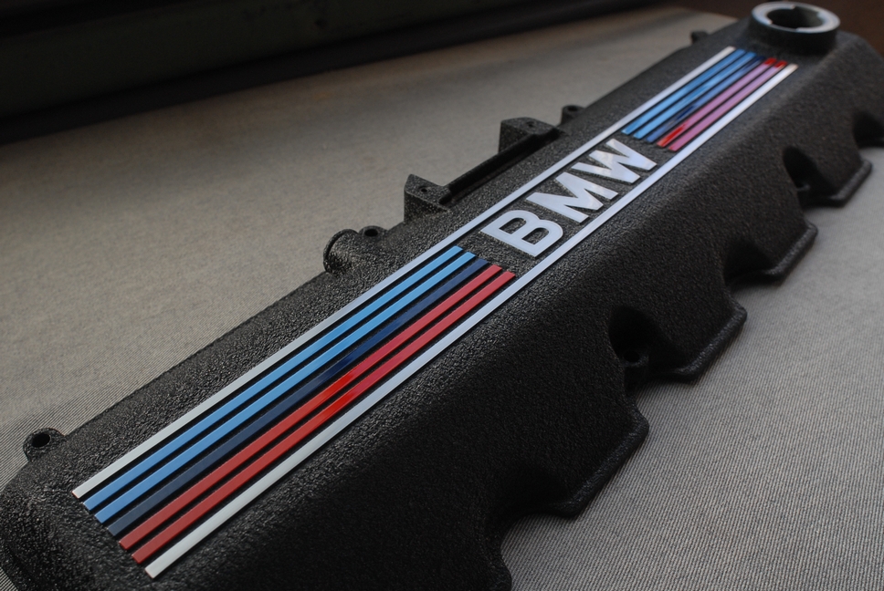 jpg画像 BMWのヘッドカバー　結晶塗装＋Ｍカラーで完成です�B(img2430.jpg)